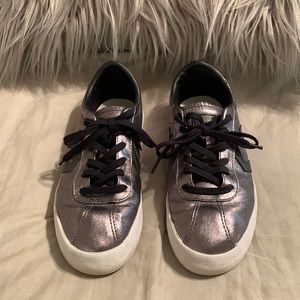 women’s silver leather converse size 8